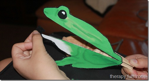 frog clothespin 2