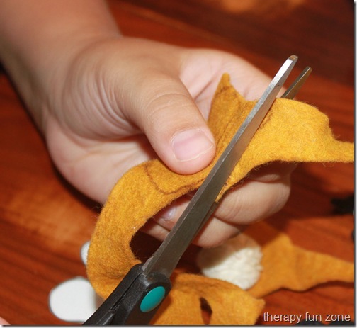 Therapy fun zone: Making pom pom animals